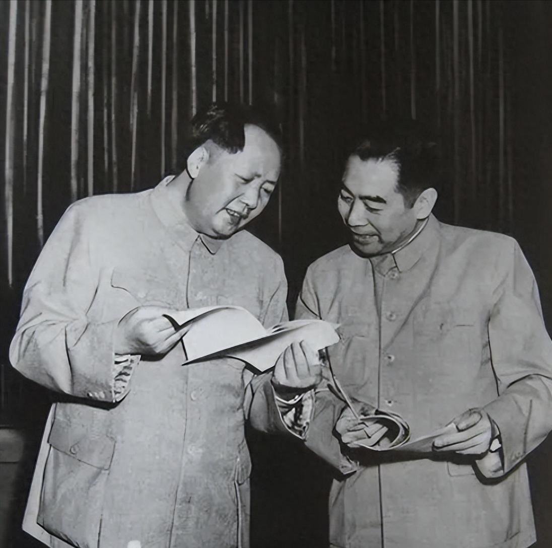 九大名单公布后毛主席为何发怒，称怎么没有他？这位被遗忘的人泪流满面1955年9