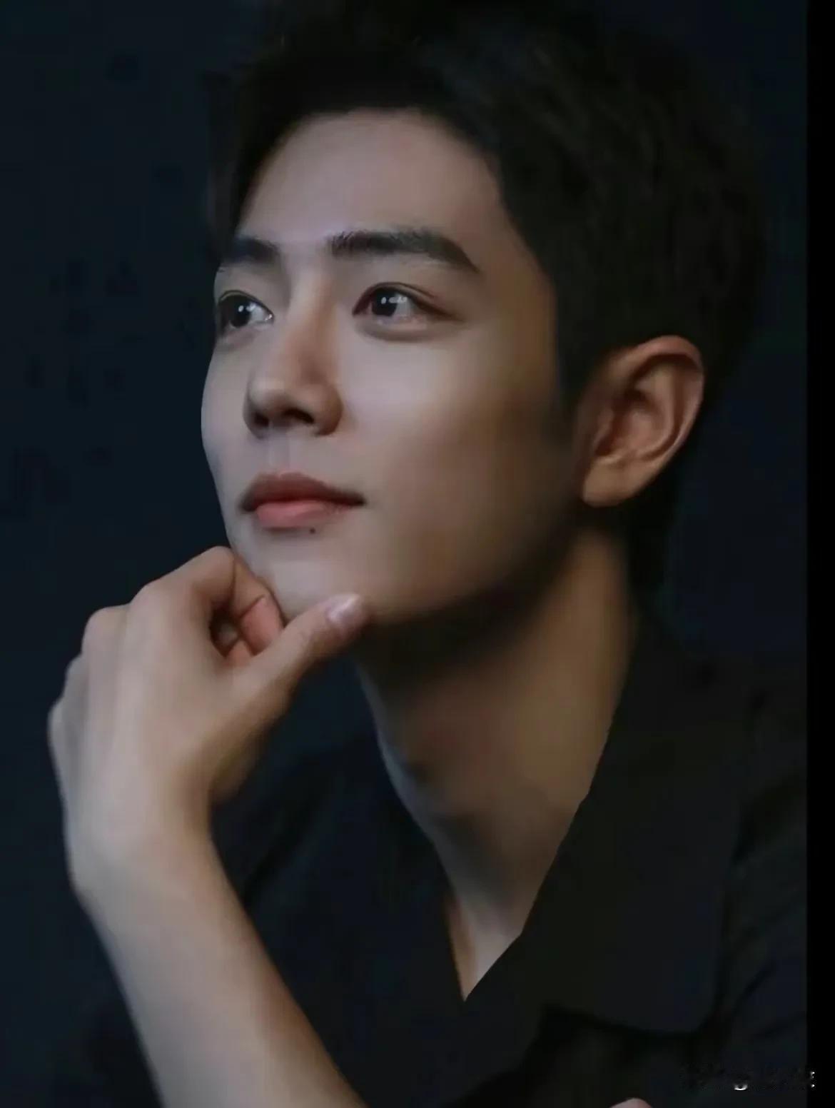 有从路人黑变成肖战路人粉的吗？有的有的，因为有网友说，我应该算吧。我是纯纯小