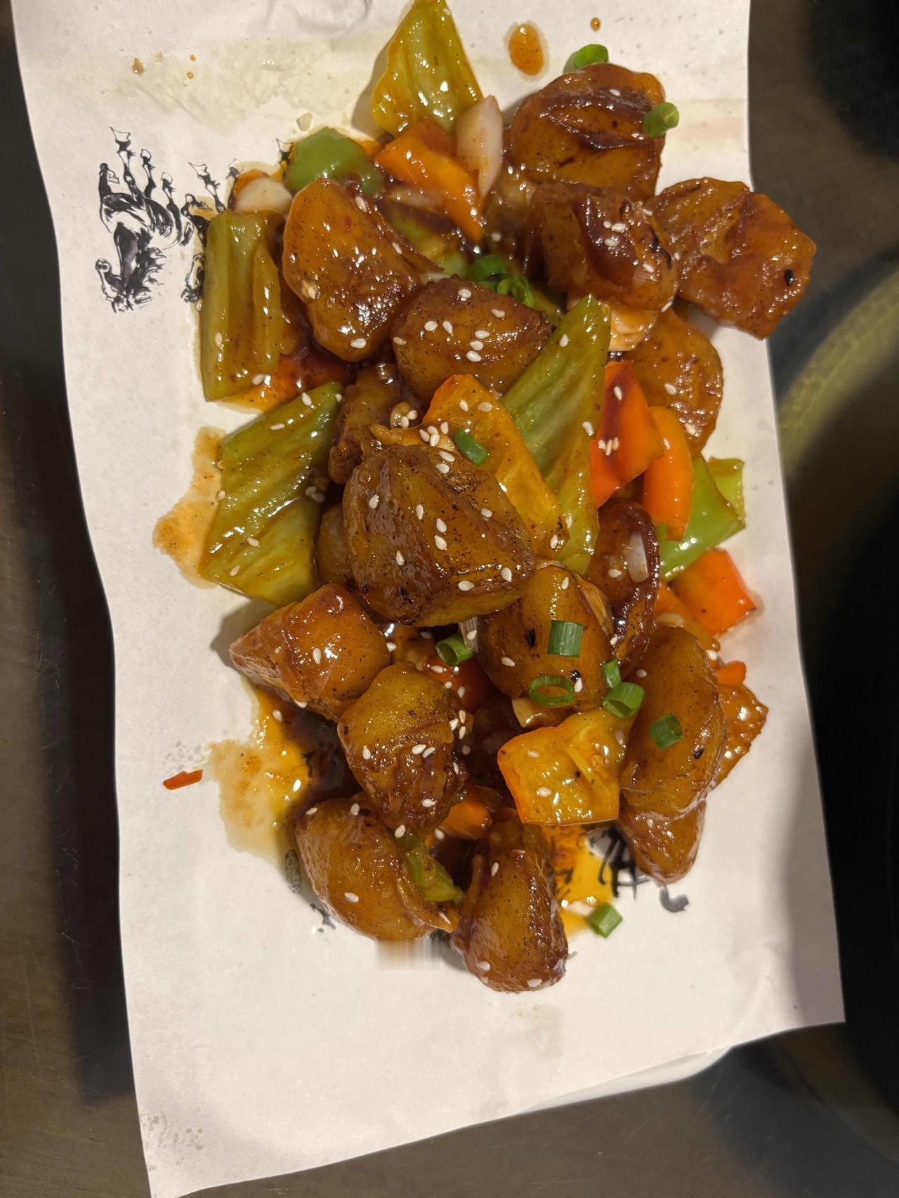 今日三餐分享今天中午在河南少林寺吃的中午饭，鸡肉感觉特别好吃，是。土鸡肉的。晚饭