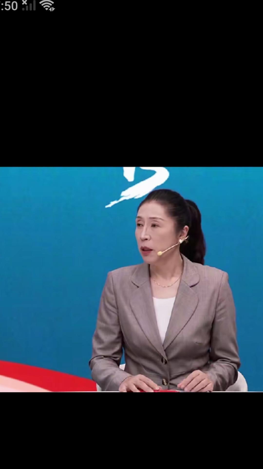【昨晚中国女篮三分险胜波多黎各队，赛后前中国女篮主教练郑微对比赛进行点评。】郑微