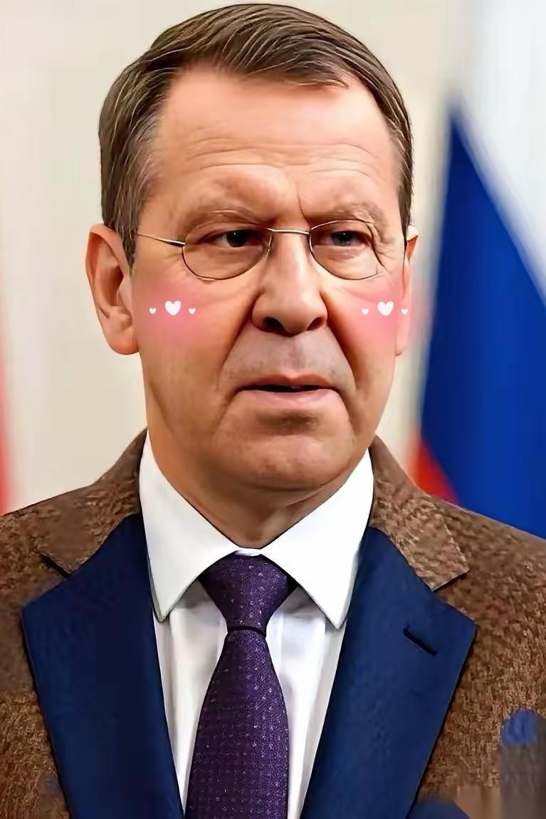 俄罗斯今天，算是直接把桌子掀了。指着英国的鼻子说：你们那100多个所谓的“军事人