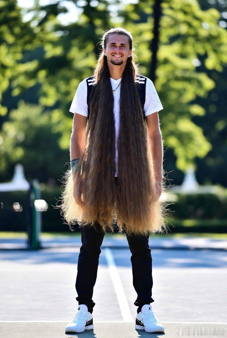 笑死！兹维列夫头发那么长了吗？兹维列夫：“如果我能战胜辛纳或阿尔卡拉斯赢得重大赛