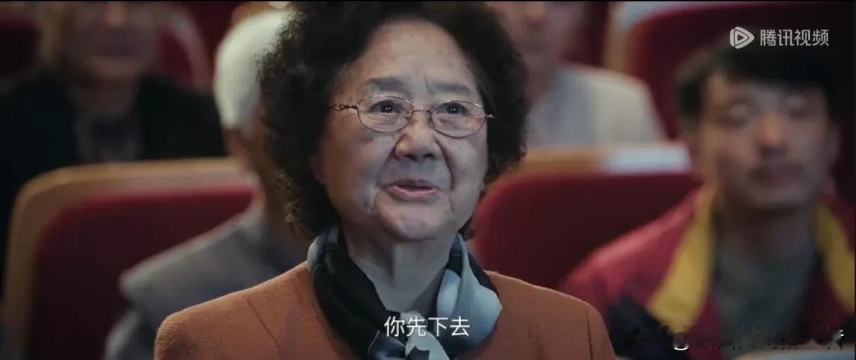 咱们今天聊个挺有意思的话题：为什么有些艺术大师，眼睛特别毒，一眼就能看出谁是天才
