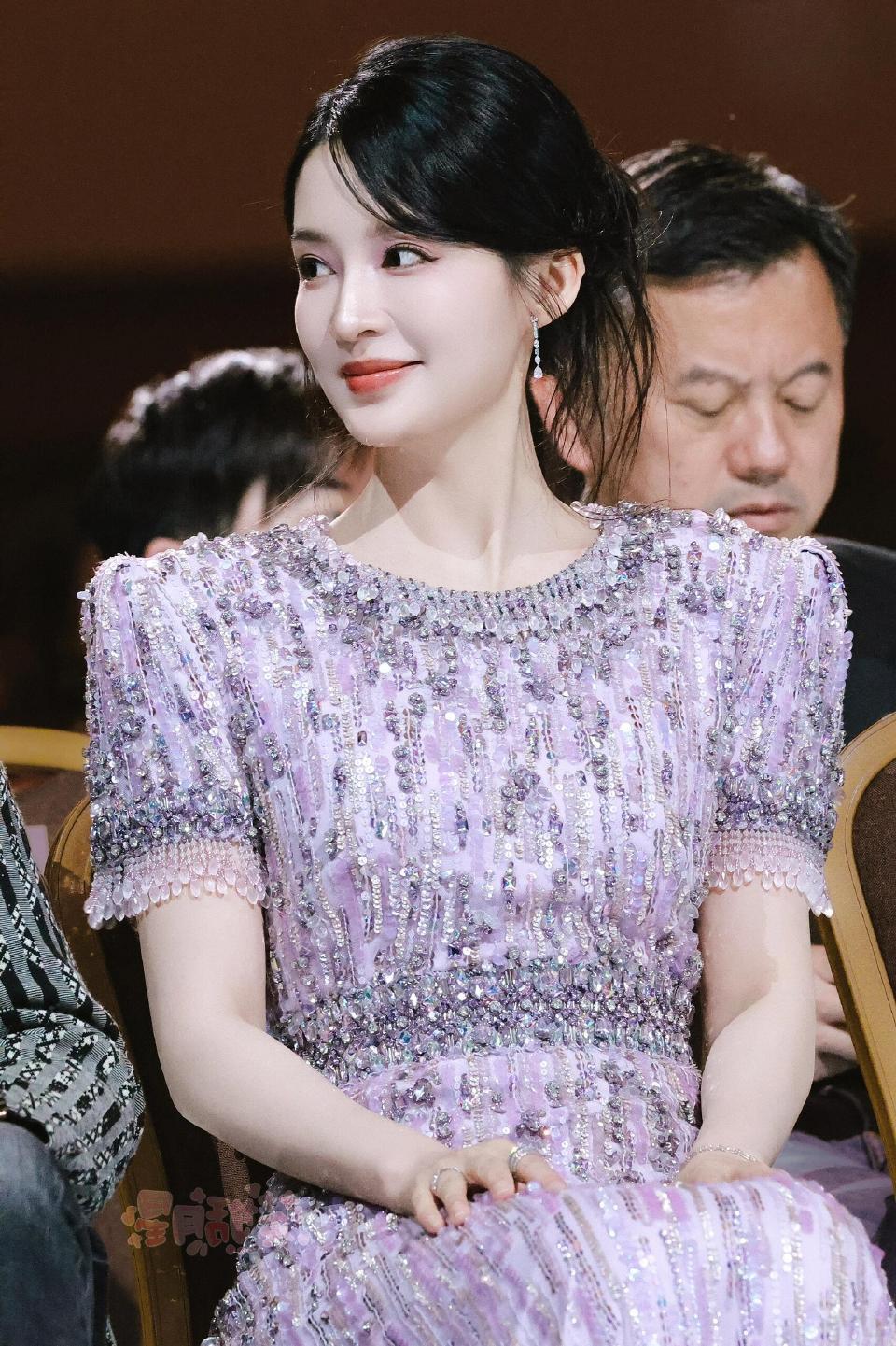 香芋沁，绝绝紫鸡腿姑娘李沁从出道至今一直都好美​​​