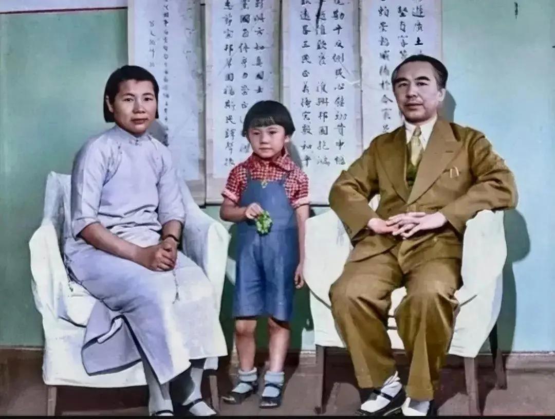 1943年，新疆王盛世才见苏联战事不利，他决定立刻背叛斯大林，投靠蒋介石，为了纳