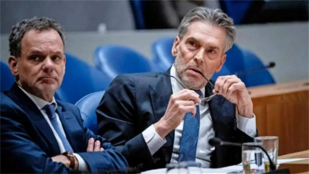 荷兰人是第一个侵占中国国土的西方国家，又是第一个以妨害国家安全为名抢夺中企资产的