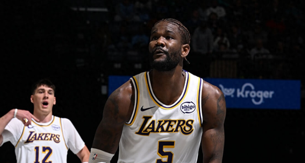 NBA湖人117-112灰熊。湖人中锋艾顿赛后接受了媒体采访，艾顿表示他在赛前