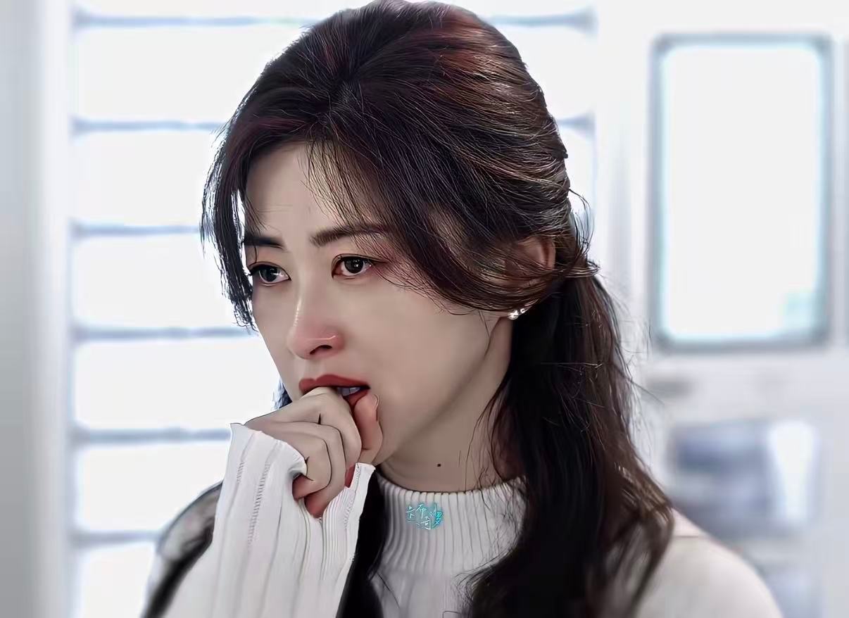 朱珠就这个绝美落泪谁能不爱朱珠的绝美落泪！在蜜语纪里把角色的心酸演得恰到好处，