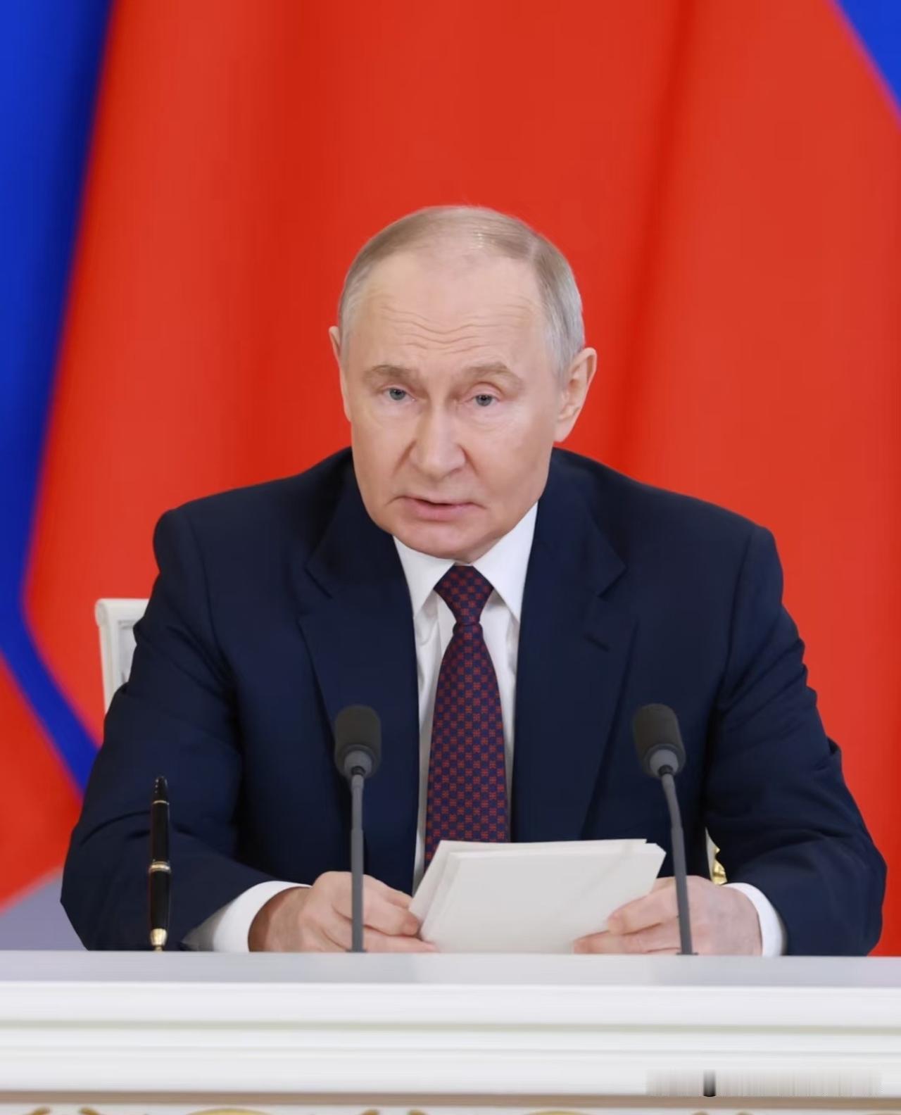 我预感，俄罗斯这块旅游蛋糕没那么容易吃下去。省了签证的麻烦，揣上护照就能走，