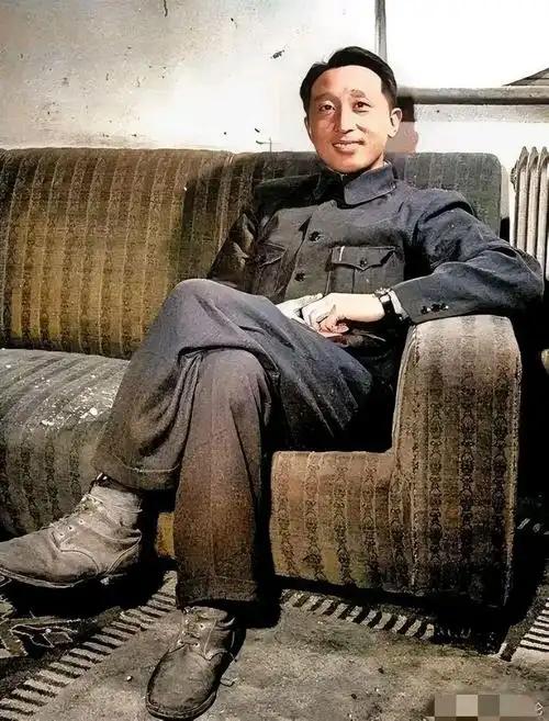 1937年，张学思获准探望被囚禁的大哥张学良。整整三天特务寸步不离，直到雷雨大