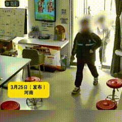 细思极恐！河南，一家普通彩票店里，两名七八岁的小孩结伴进门要买彩票，老板一眼看