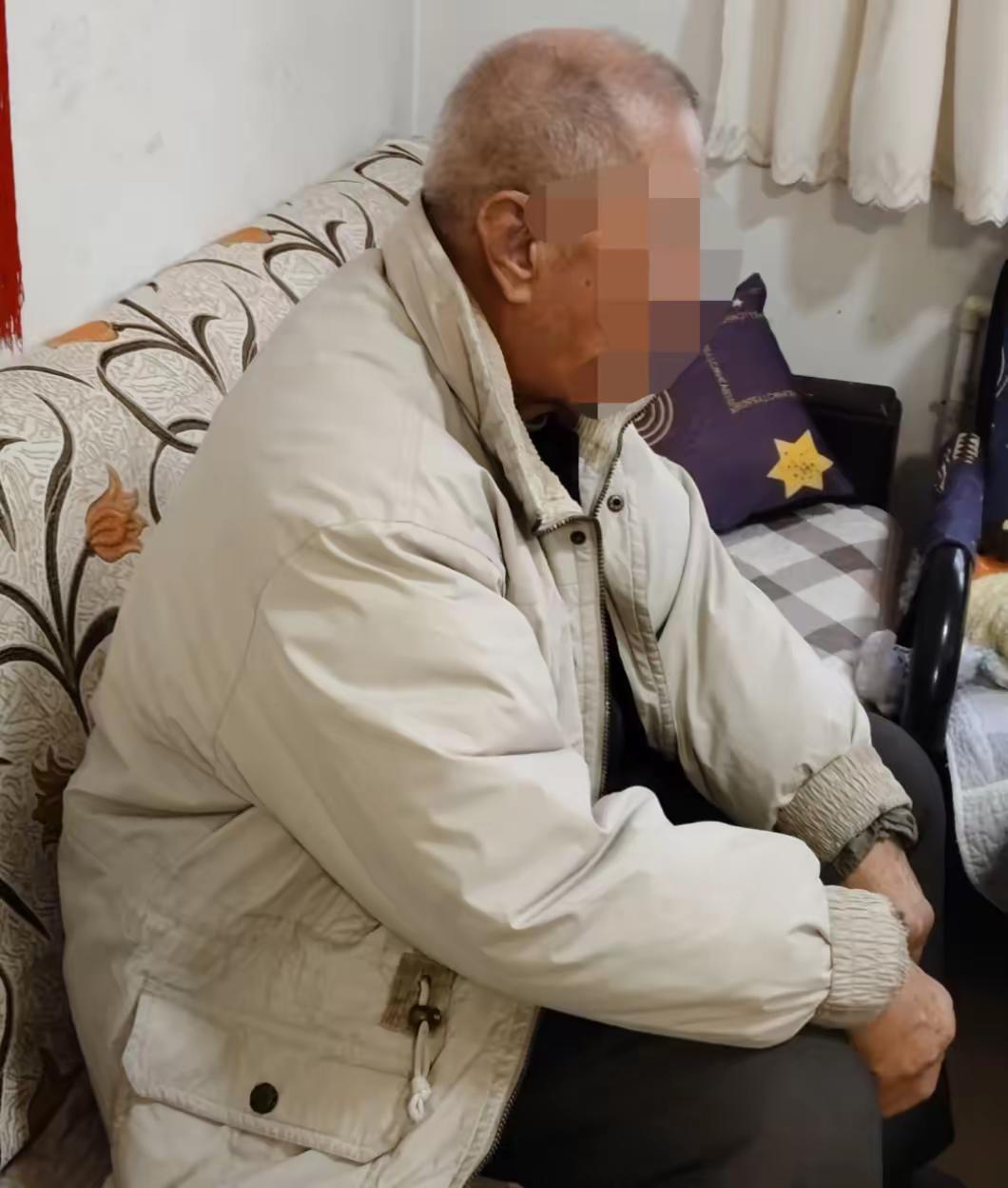 老公公今年88岁了，吃饭还能自理，也能解决大小便。按说我们应该知足，可老人的一些