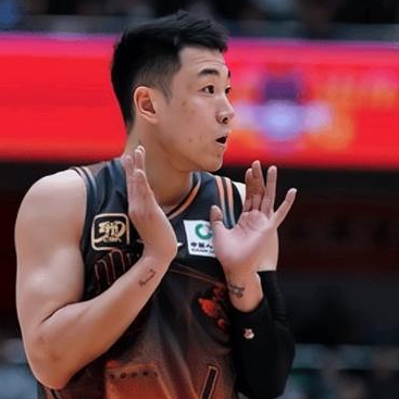 山东男篮球员高诗岩：输球责任是大家的，全队没有人比我更疲惫。山东男篮球员高诗岩谈