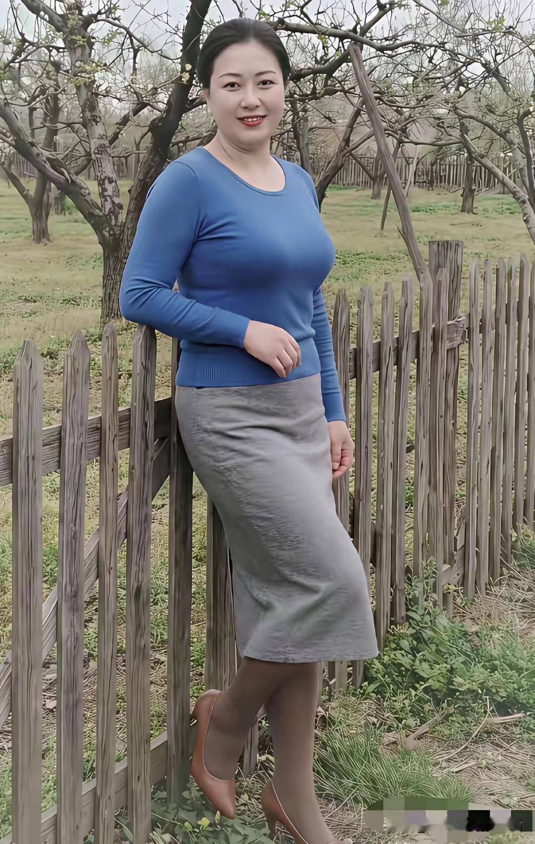 女人要学会高冷不要去讨好任何人你越看不起任何人别人越是来巴结你信不信讨好