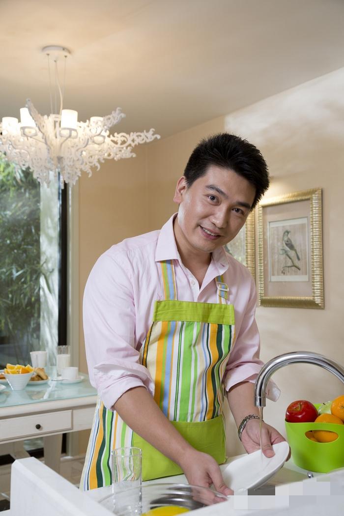 中年男人总爱晒这4样，越吹越掉分？背后真相让人哭笑不得有些中年男人怎么那么喜