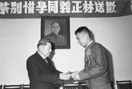 台军上尉连长林正义1979年在金门失踪前向哨兵下令：今夜有人海中泅渡不许开枪，军