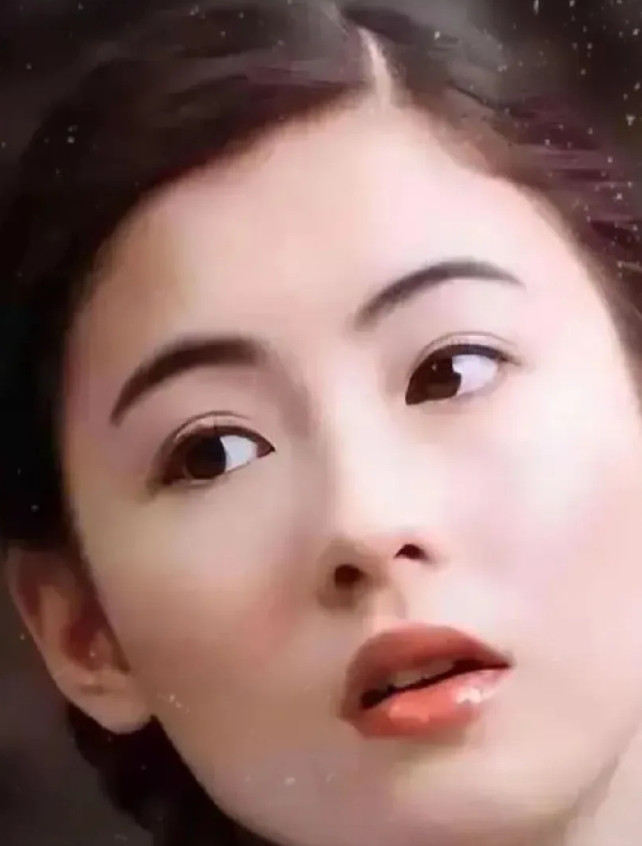 张柏芝的三个儿子老大谢振轩，17岁老二谢振南，14岁三儿子张立成，6岁