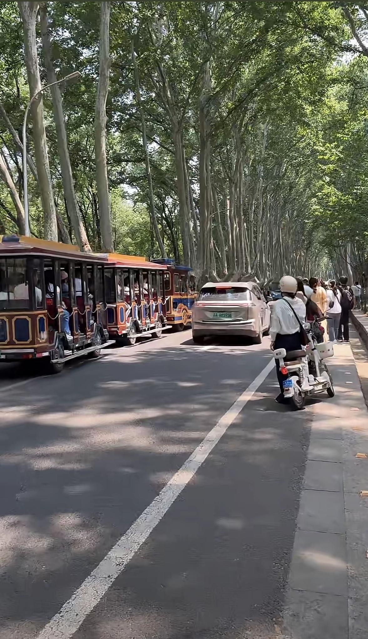 我同事，因为她老公说了一句玩笑话，离婚了，同事说和她老公没事闲聊时，她老公说