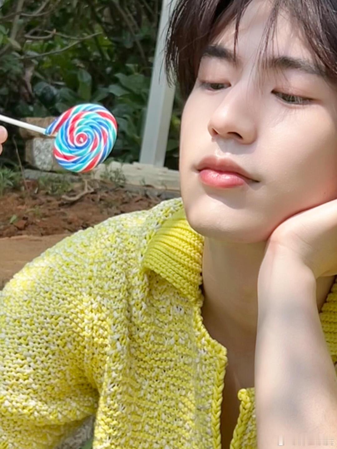 张凌赫张凌赫💛黄色系的张凌赫～张凌赫｜​​​
