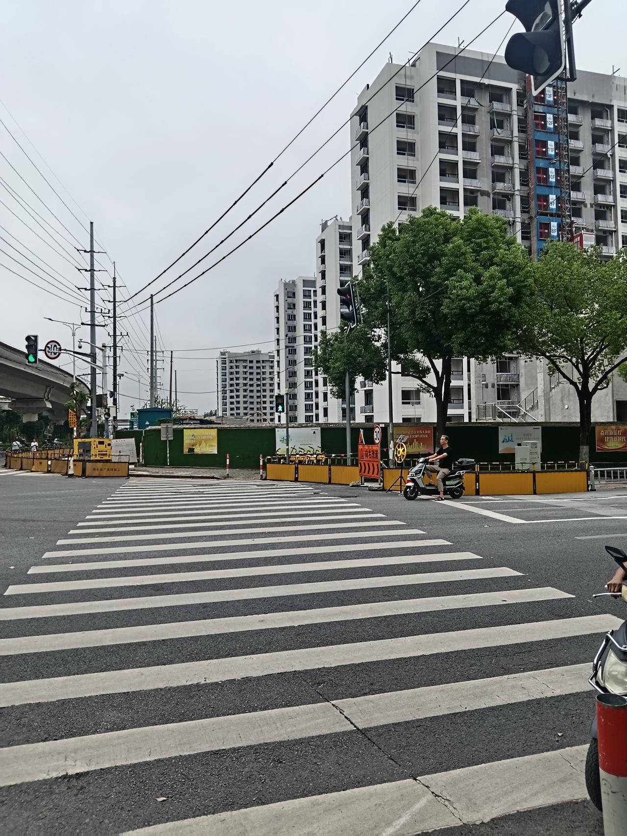 接下来上海的房价走向，受一个因素影响太大了。国家新出买房贴息政策，力度不可谓不