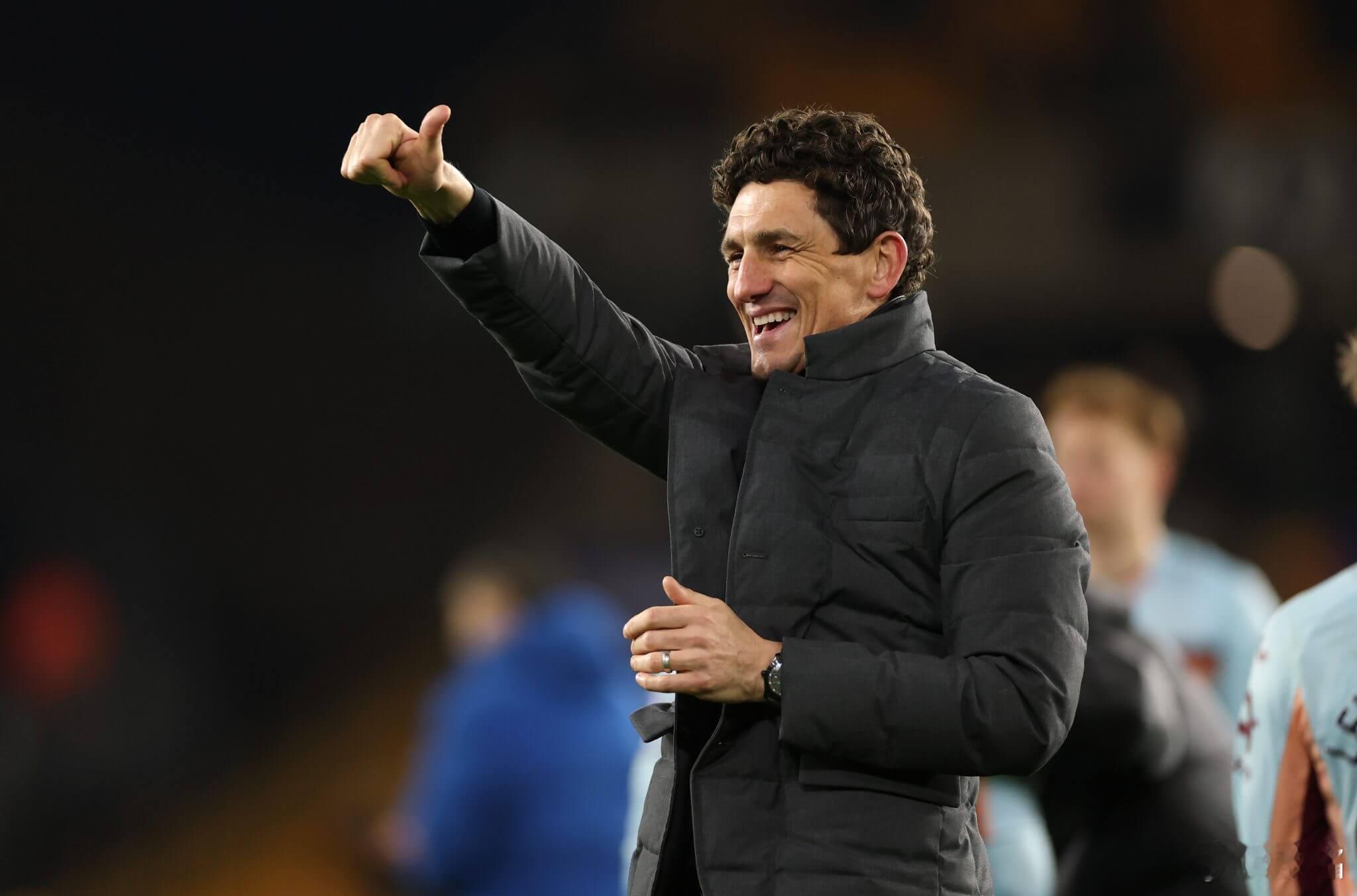 布伦特福德不可思议！如今蜜蜂没在降级区，是不可思议的。夏天主教练弗兰克走了