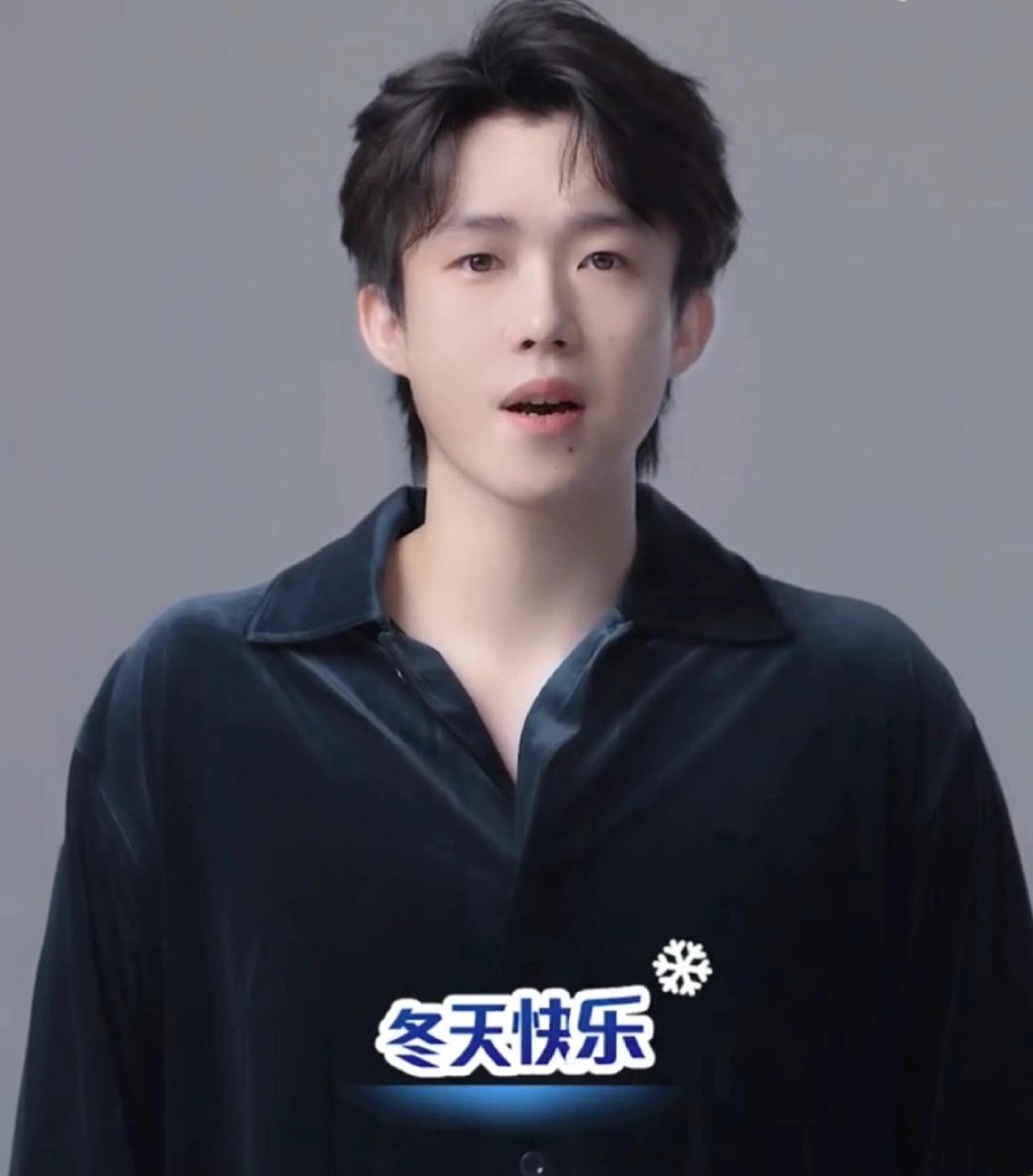 王楚钦好干净，还很干粮，新代言，楚钦老师还是太全面了，贵公子的气质！这发型和装