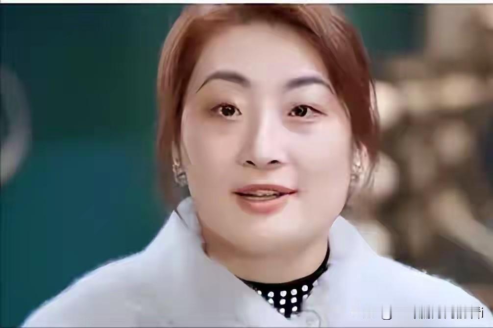 宗馥莉应了蔡澜那句大实话蔡澜说一个女人最漂亮的地方是大脑宗馥莉虽然