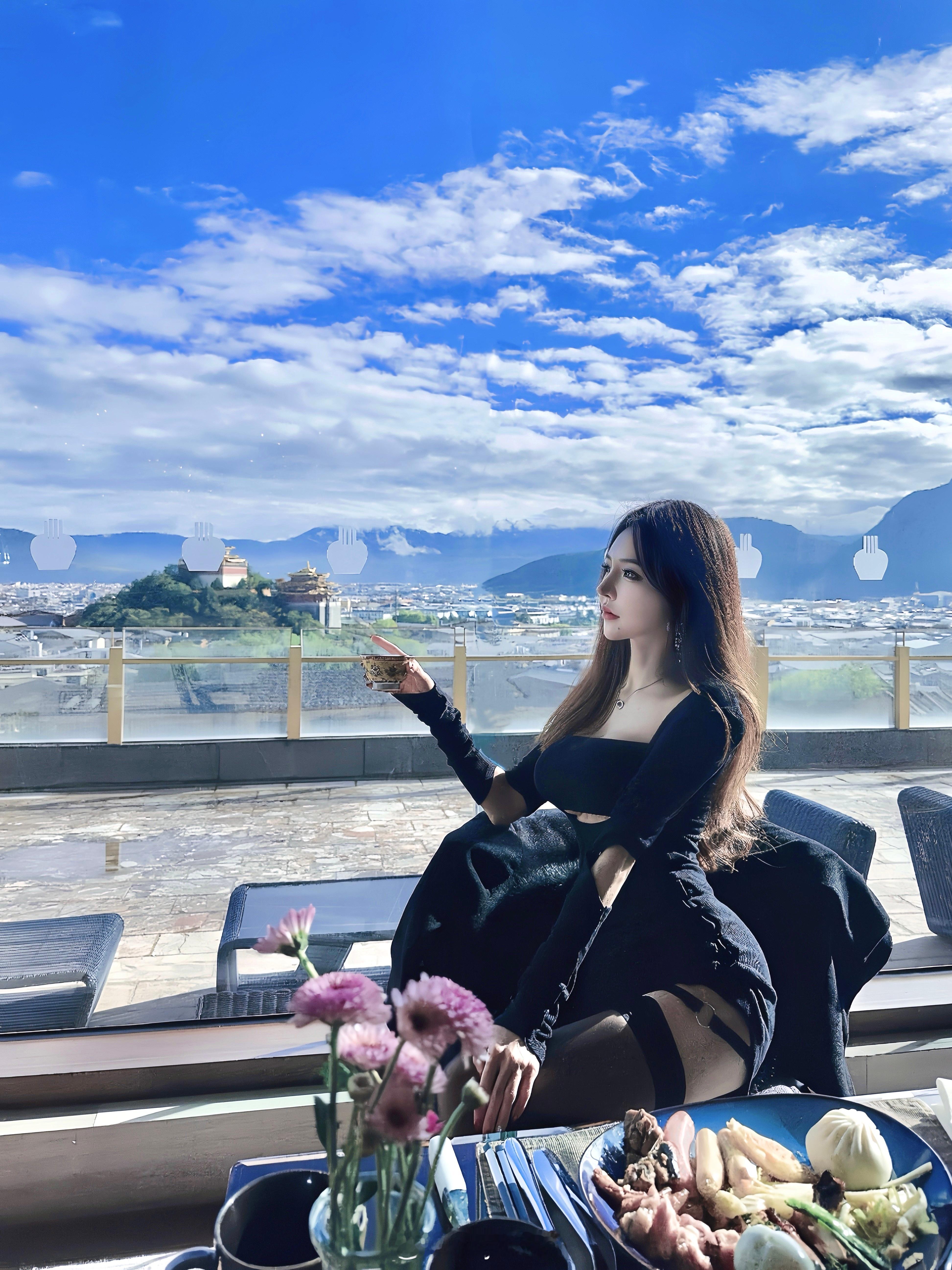 香格里拉住英迪格躺看古城全景[鼓掌][鼓掌]​​​