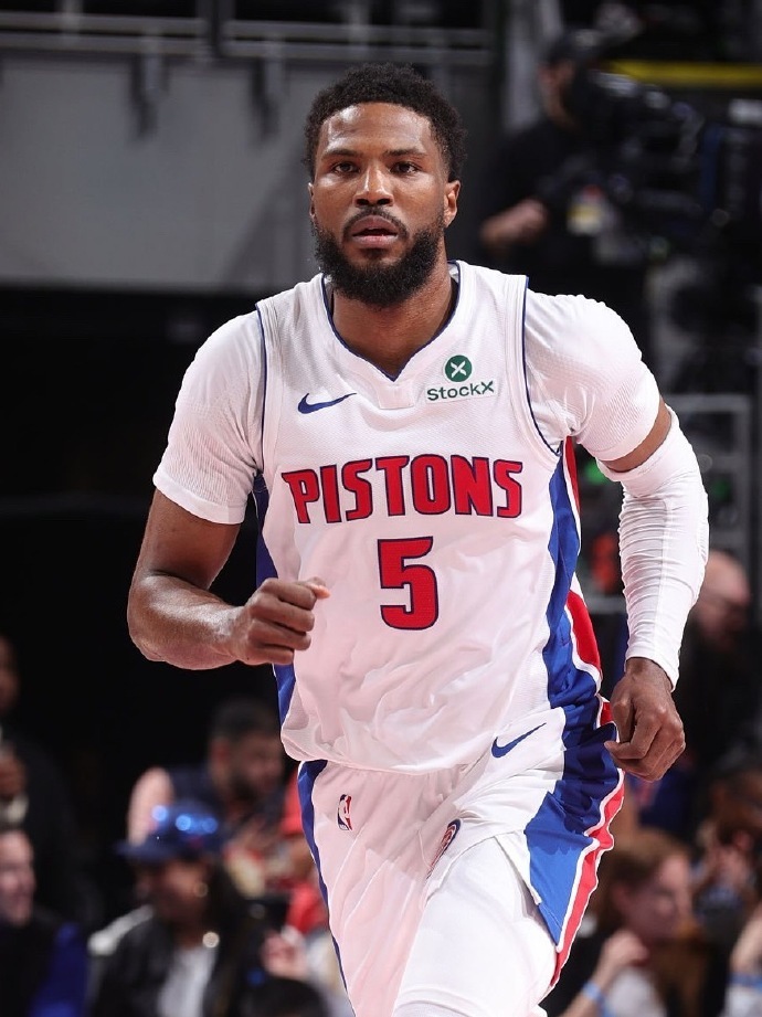 NBA顶级射手寻求来华！曝某支CBA北区球队有意报价马利克‑比斯利！据国内篮球媒