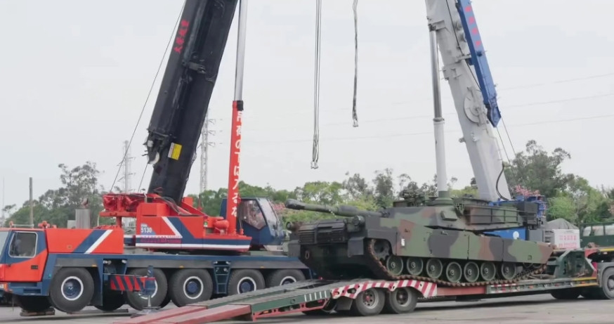 M1A2T主战坦克是美国通用动力公司制造的M1A2系列坦克的特规版，被T岛称为“