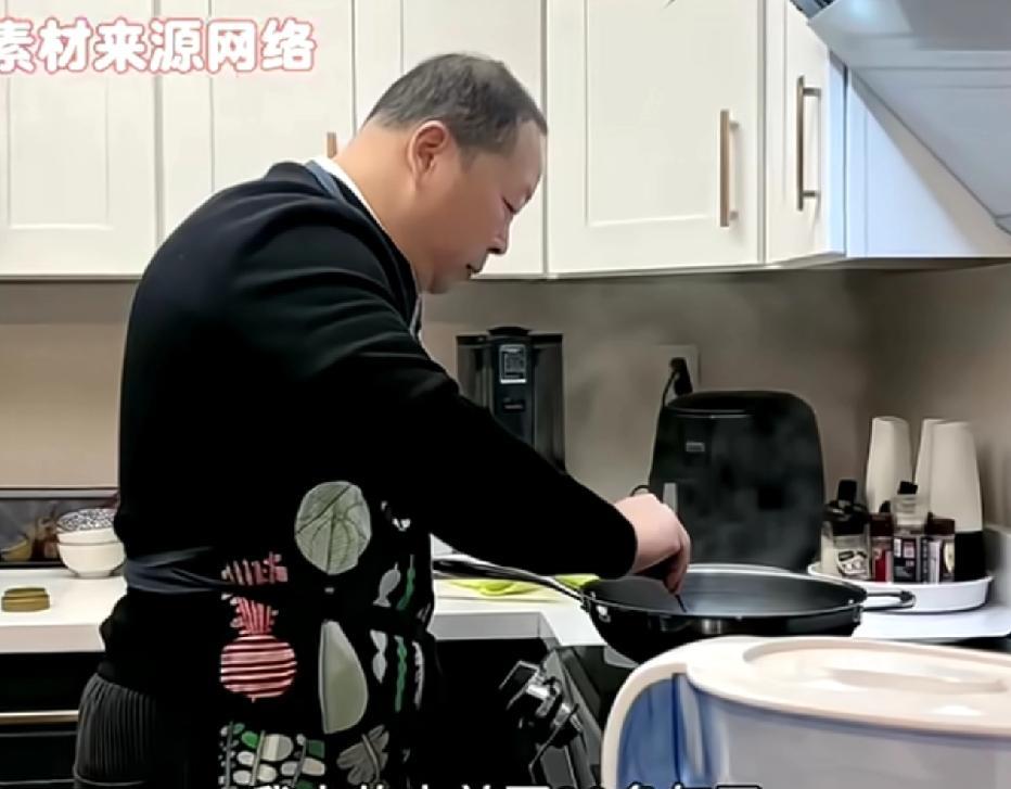 我大伯去美国20多年了，今年回国和我们吃饭，他说想家，想回来养老，问我爸换100