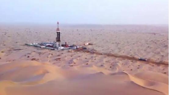 沙漠下面几乎全是石油，我国缺油年年大量进口，那为啥不开采呢？就拿塔克拉玛干沙漠来