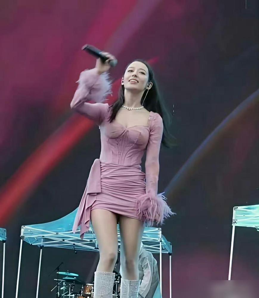 吉娜走光？你只盯着裙子，她却早已独立吸金数千万。娇兰兰钻系列全球大使，一签就