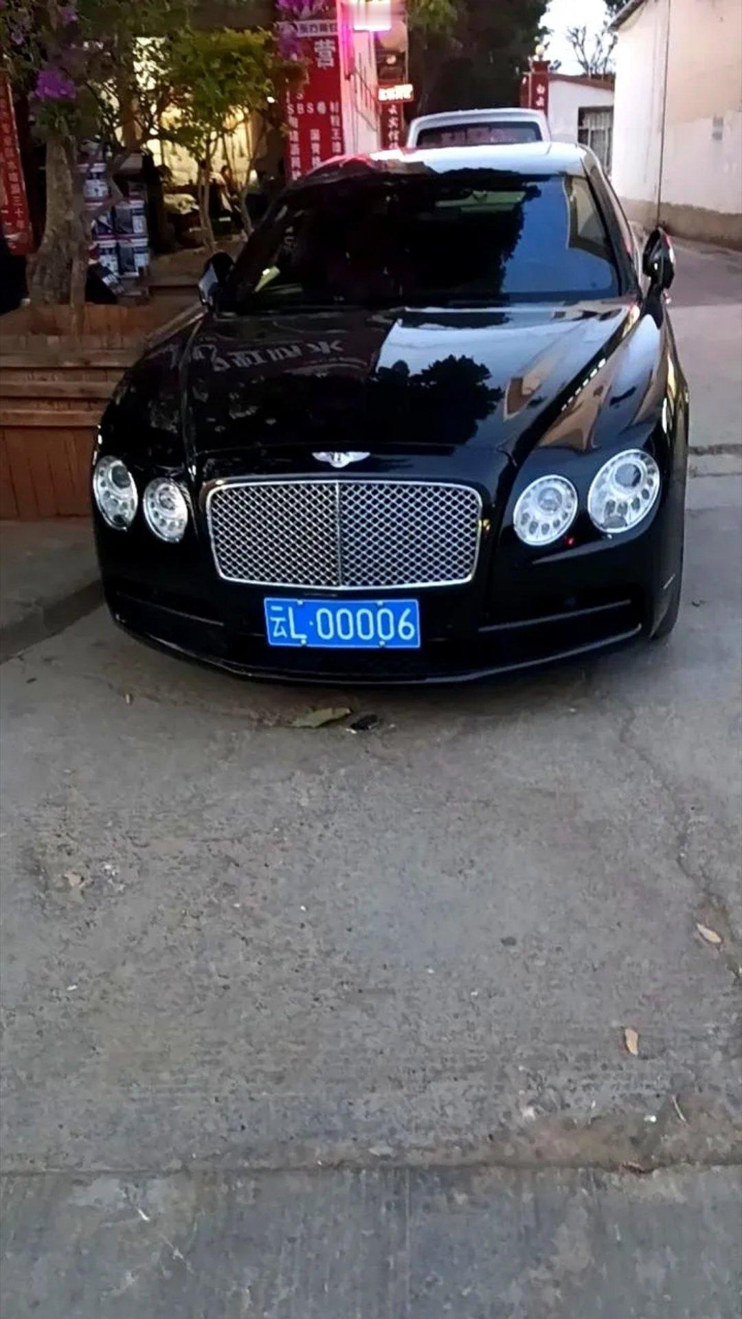 云南大理宾川县这家人，真是把“排面”两个字玩明白了云L00001到云L00006