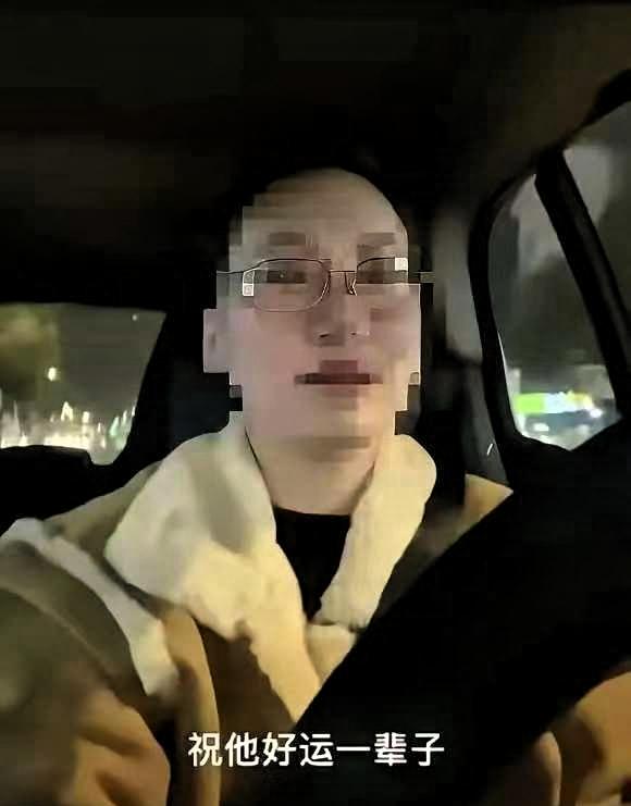 近日“考公姐”的视频火了。一女子跟男友谈恋爱三年多，男方多次想结婚她却说自己要“