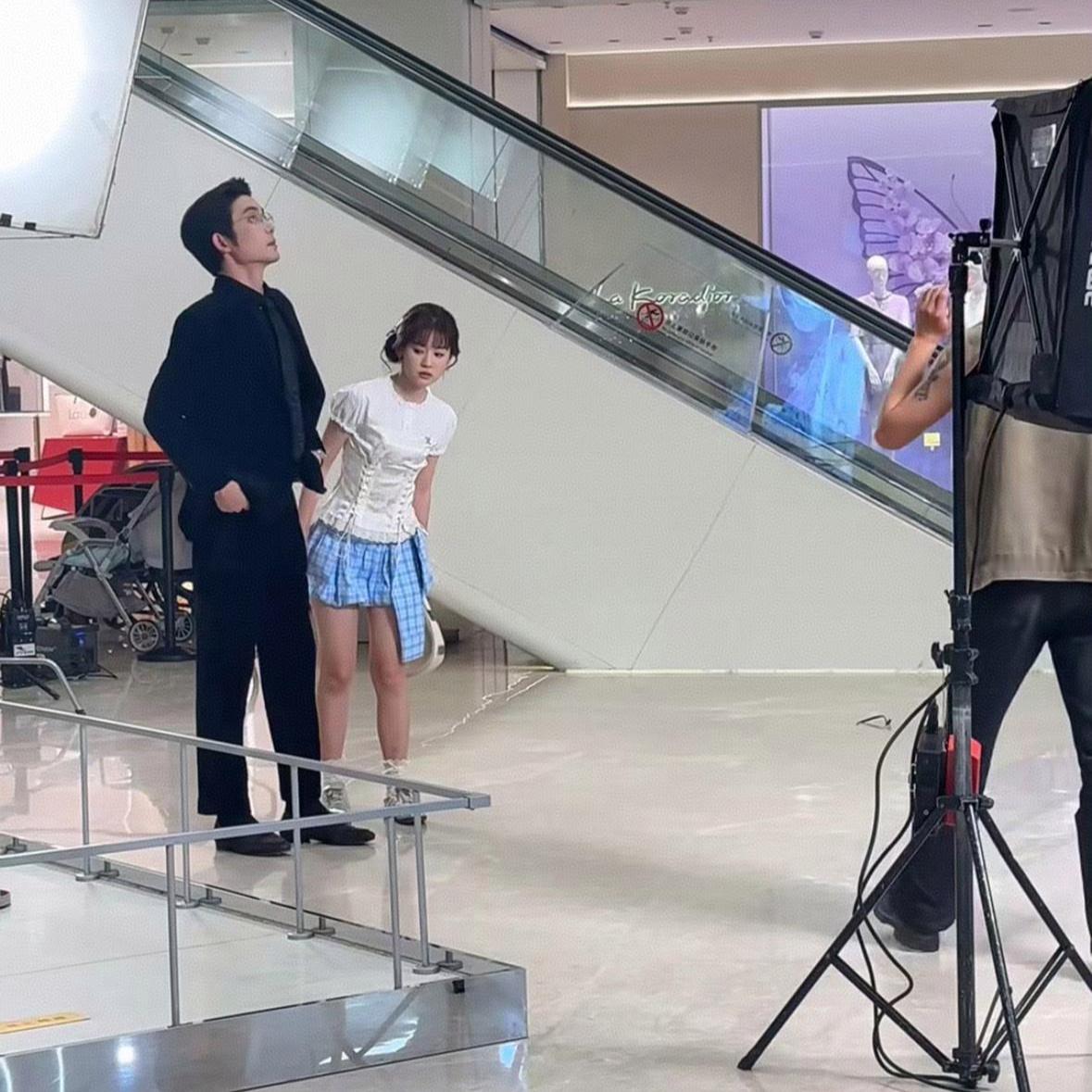 现在的霸总都喜欢露脚腕的西装裤吗​​​
