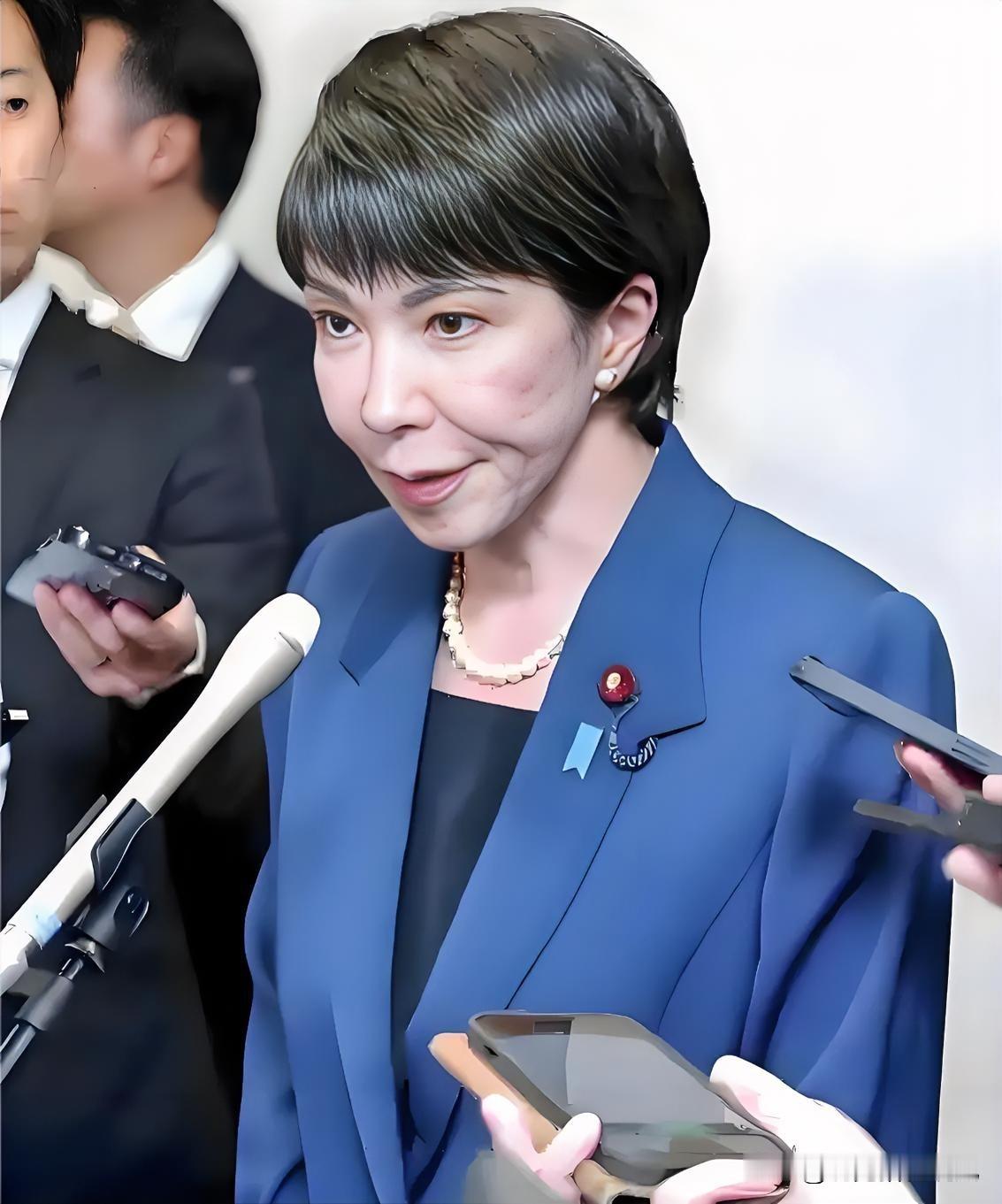 高市早苗变脸比翻书快？中方反制让日本不得不认账！据中新社旗下媒体报道，1