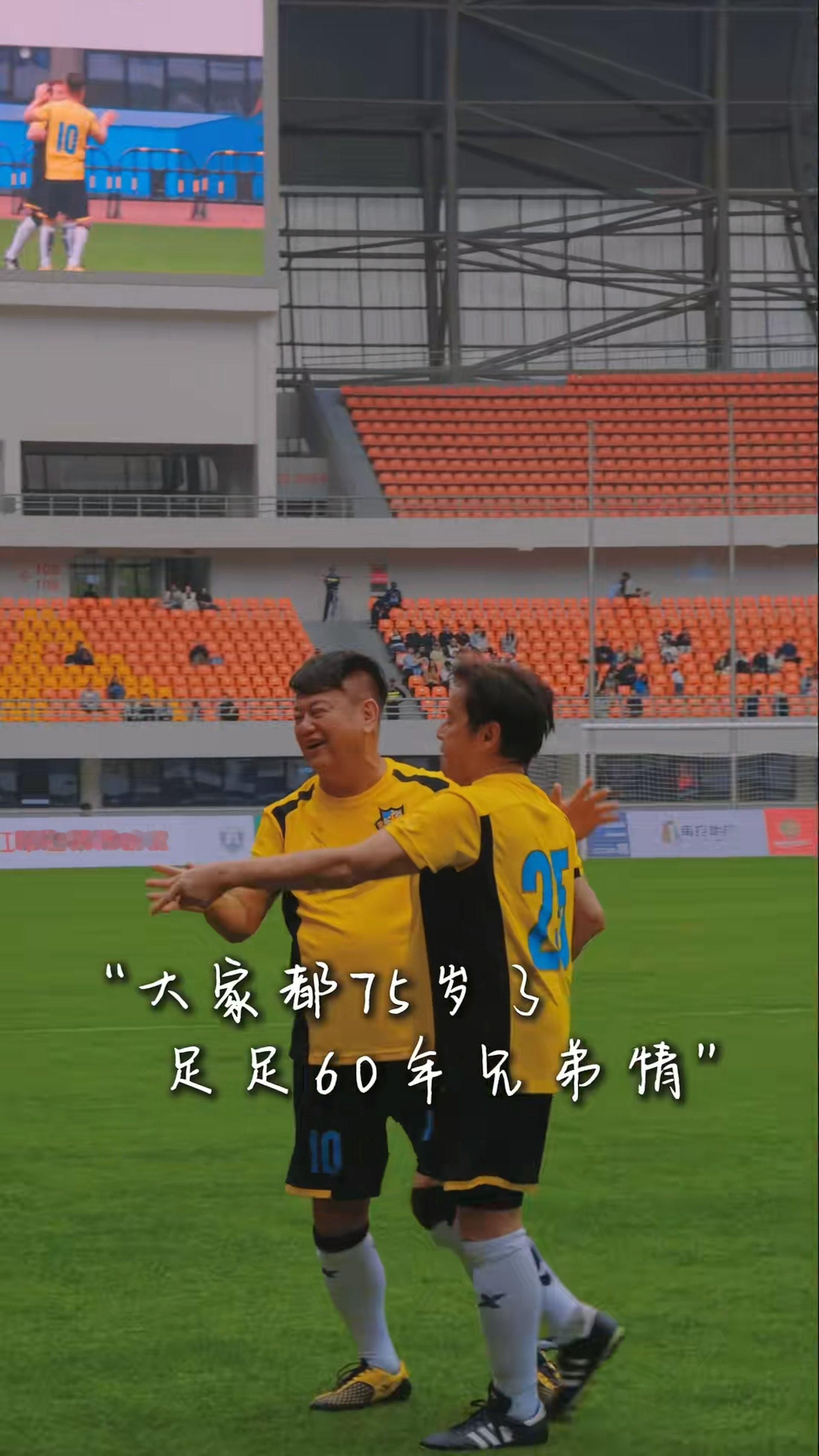 谭咏麟和阿叻陈百祥去年突然传出因明星足球队“分家”问题闹不和，多年兄弟情疑似破裂