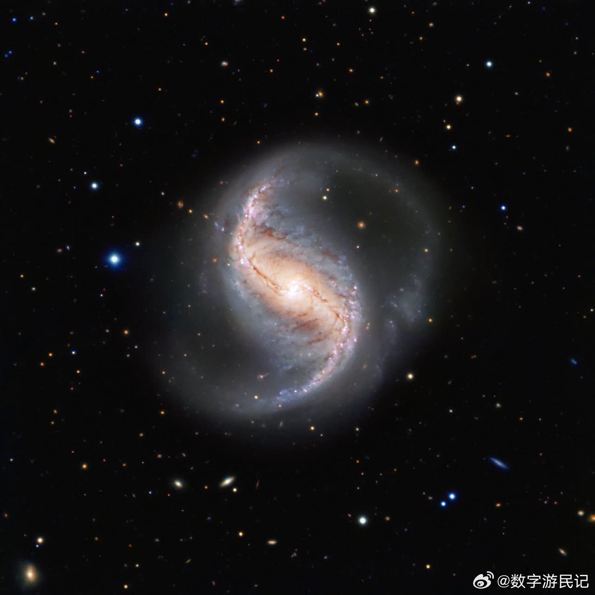 这张引人注目的正面肖像由ESO的甚大望远镜拍摄，捕捉到了NGC986，这