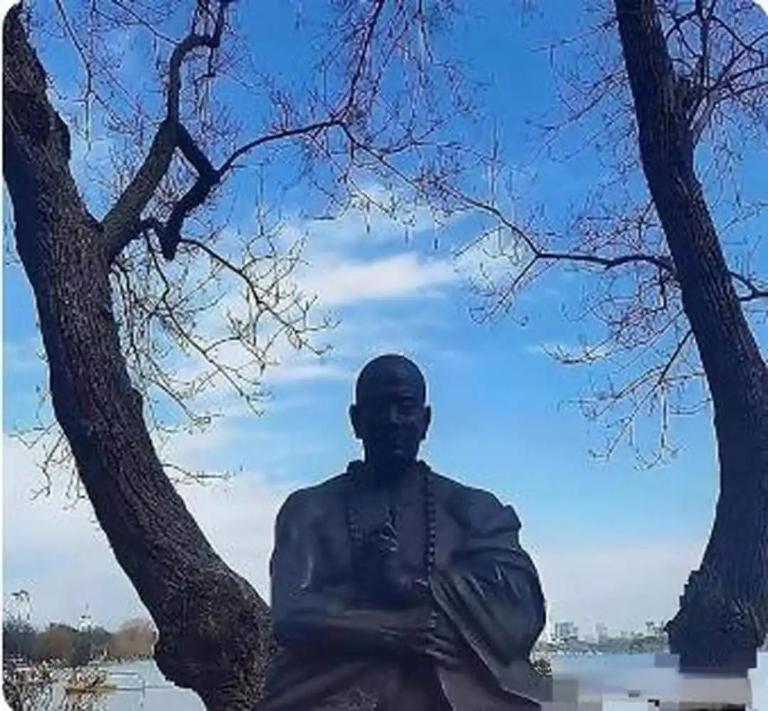 全国退休金情况大致是这样：1000元以下的约莫占15%，1000到2000元的大