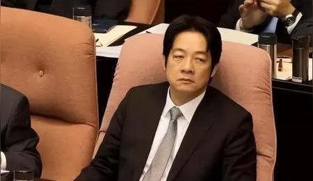 “台独”末日要来了！赖清德逃跑路线刚曝光，央视便罕见披露“钻地弹”，这代表赖清德