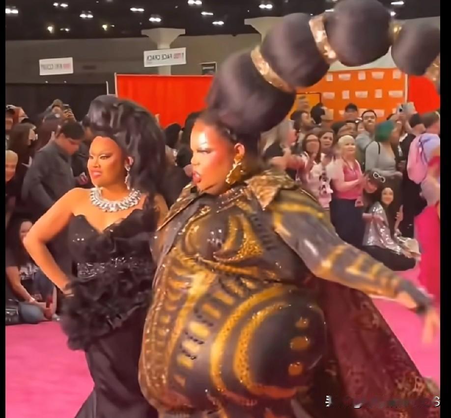 好家伙！这18斤重的大辫子，无疑是全场的焦点。甩起来的时候，仿佛自带武功秘籍