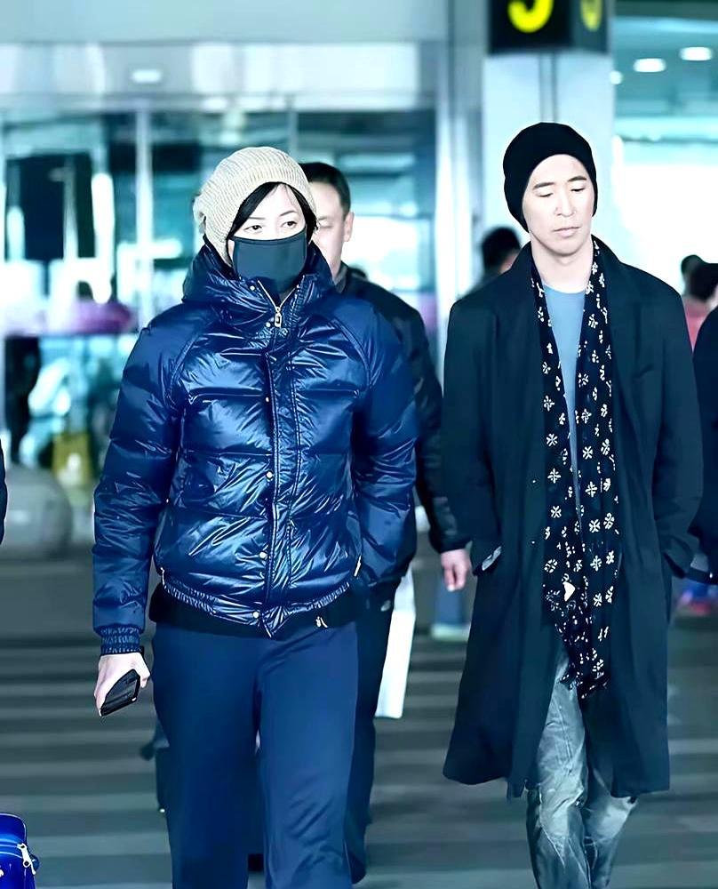 都以为徐静蕾混不下去要回国，可人家在美国的庄园，连高尔夫球场都是自己的。她