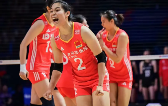 中国女排香港站对阵捷克比赛评价1.中国女排一传到位率较前几场高了，但扣球成