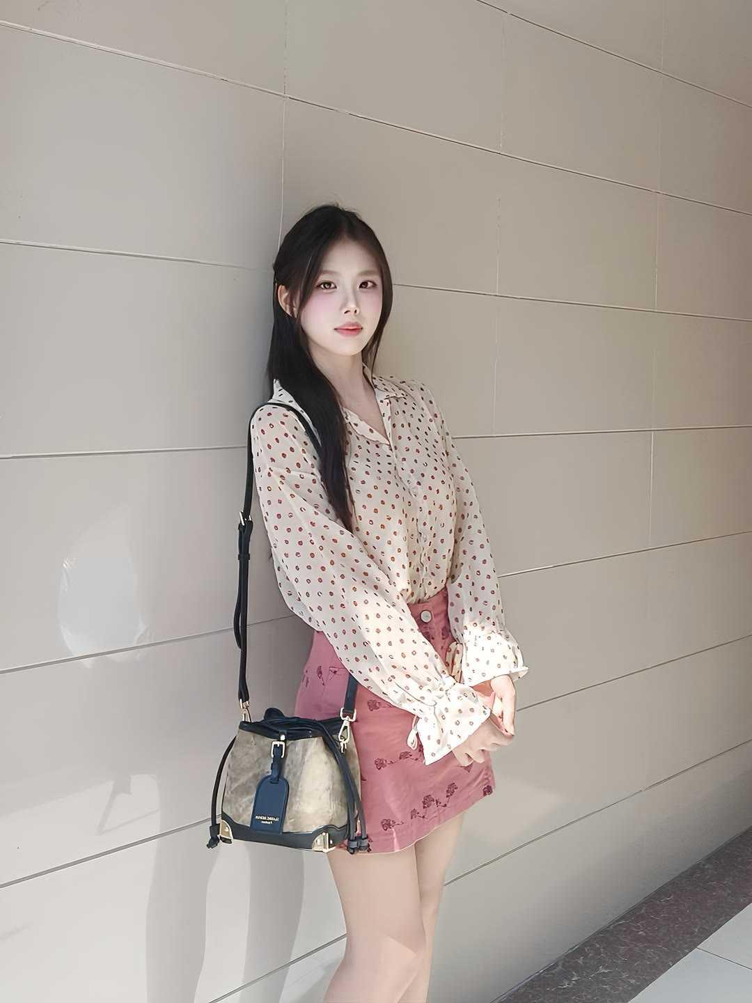 温柔甜系夏日日常穿搭分享，超适合日常出门的韩系温柔搭配，波点轻薄雪纺衬衫自带松弛