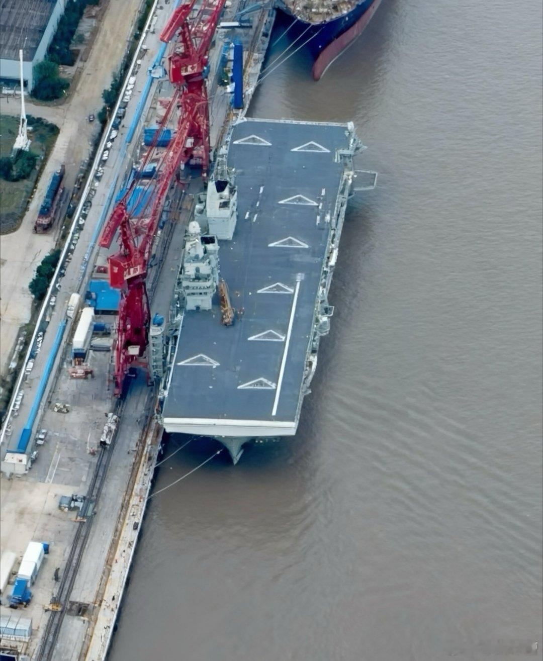 076画线后的最清晰图像从之前的陆地模型来看，应该还没画全