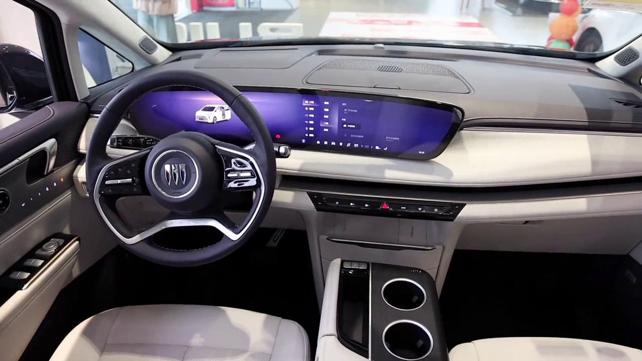 30万级家用MPV对决：别克GL8陆尊 vs 智己LS9选哪个？