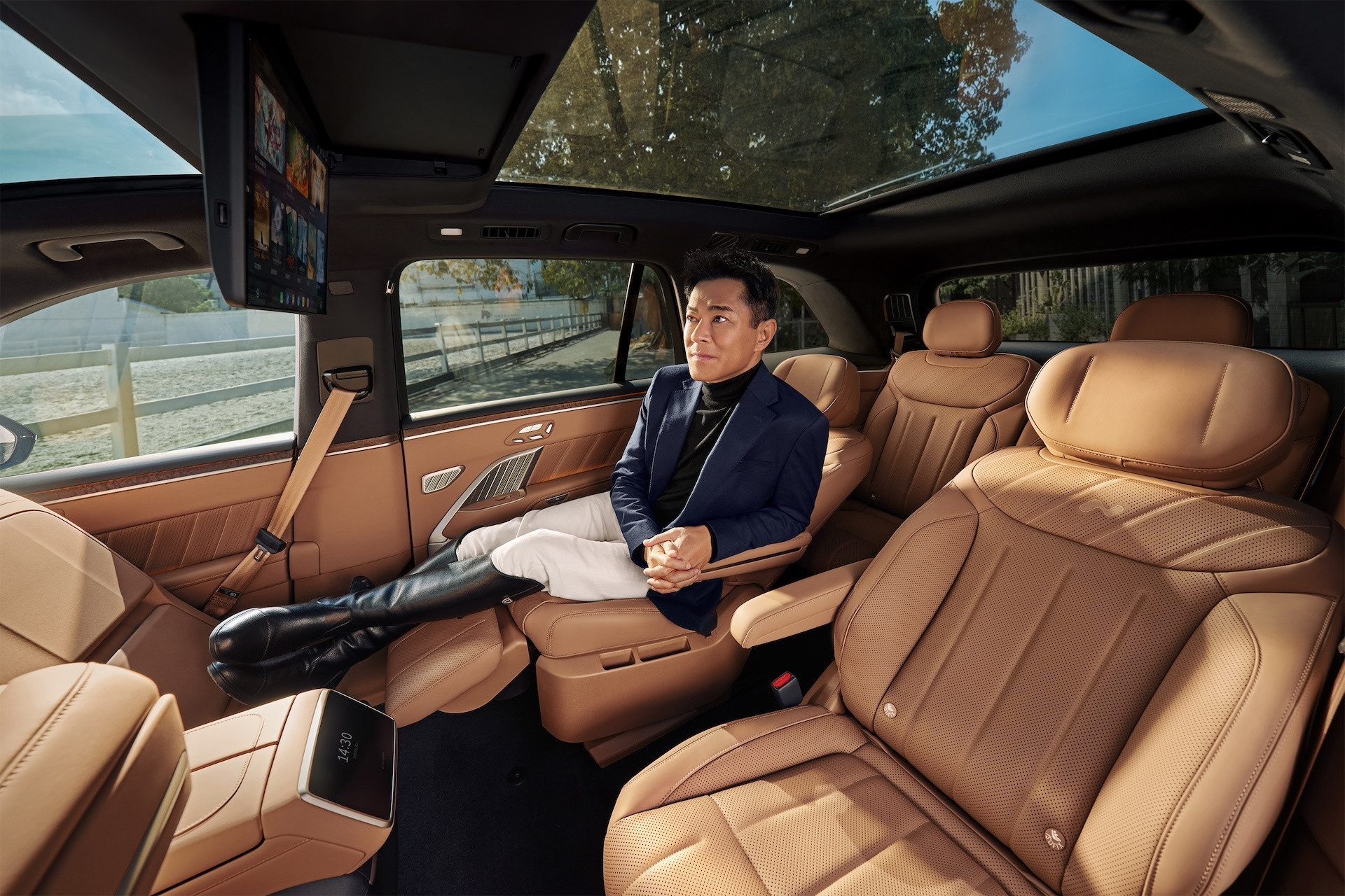 是谁的童年DNA狠狠动了？古天乐一出场秒回TVB黄金年代！莫文蔚来了，古天乐到了