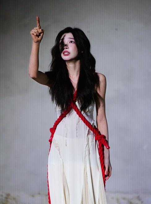 胡彦斌和易梦玲的恋情再次遭到吐槽，99年的小姐姐易梦玲比老胡小了16岁，之前再