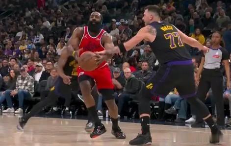 一代宗师哈登，太伟大了！这表现，37岁却仍然能将东契奇玩弄于鼓掌，你都难以想象如